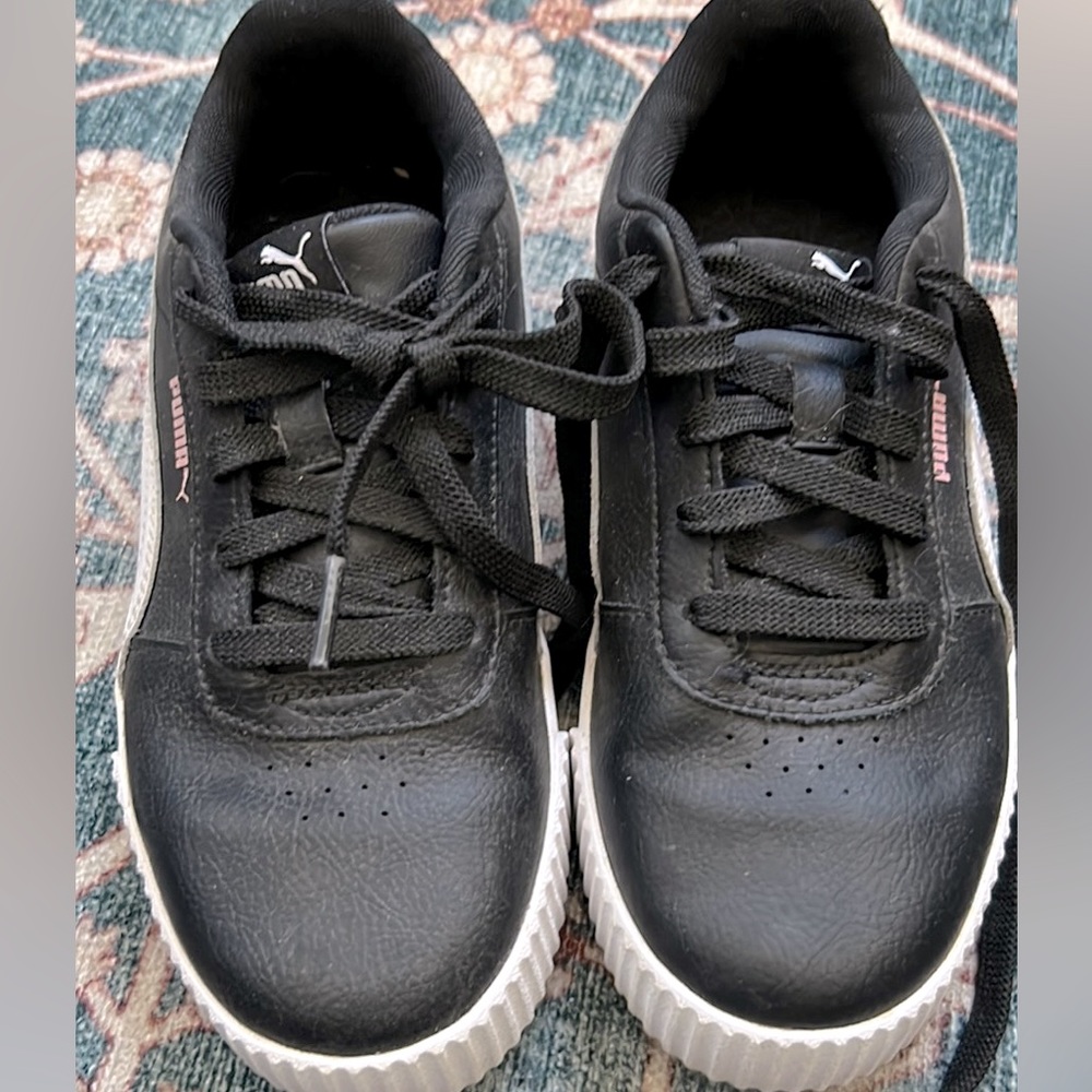 Puma size 3.5 girls sneakers
